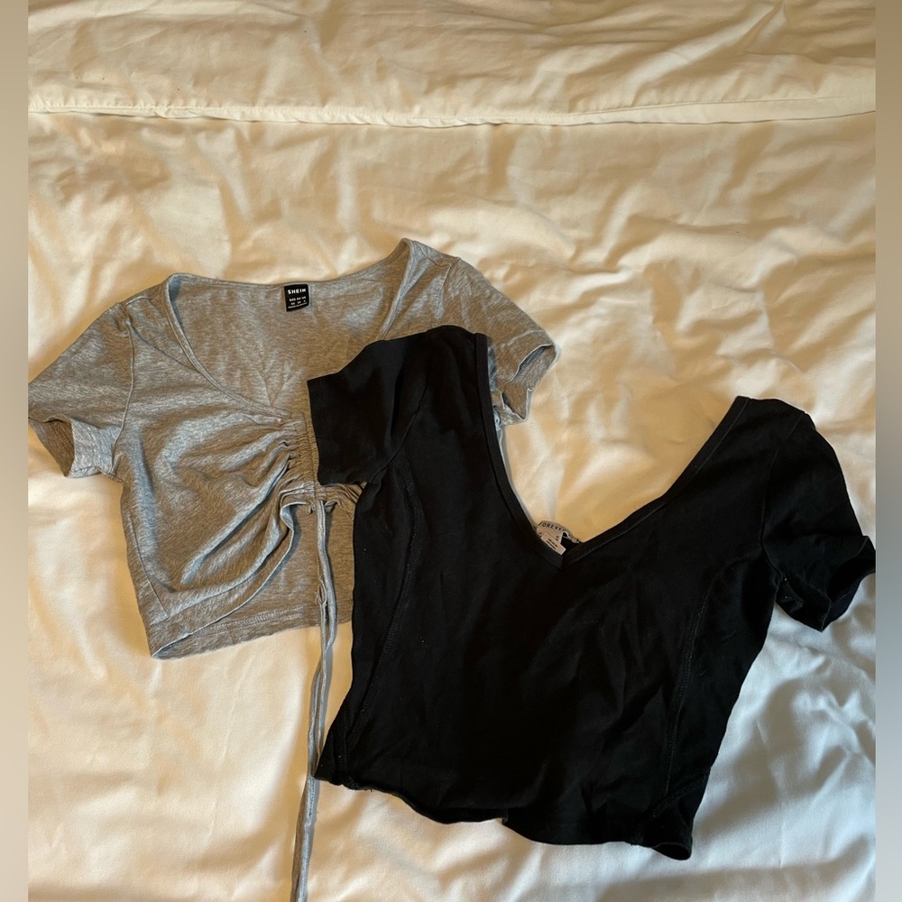 2 crop tops